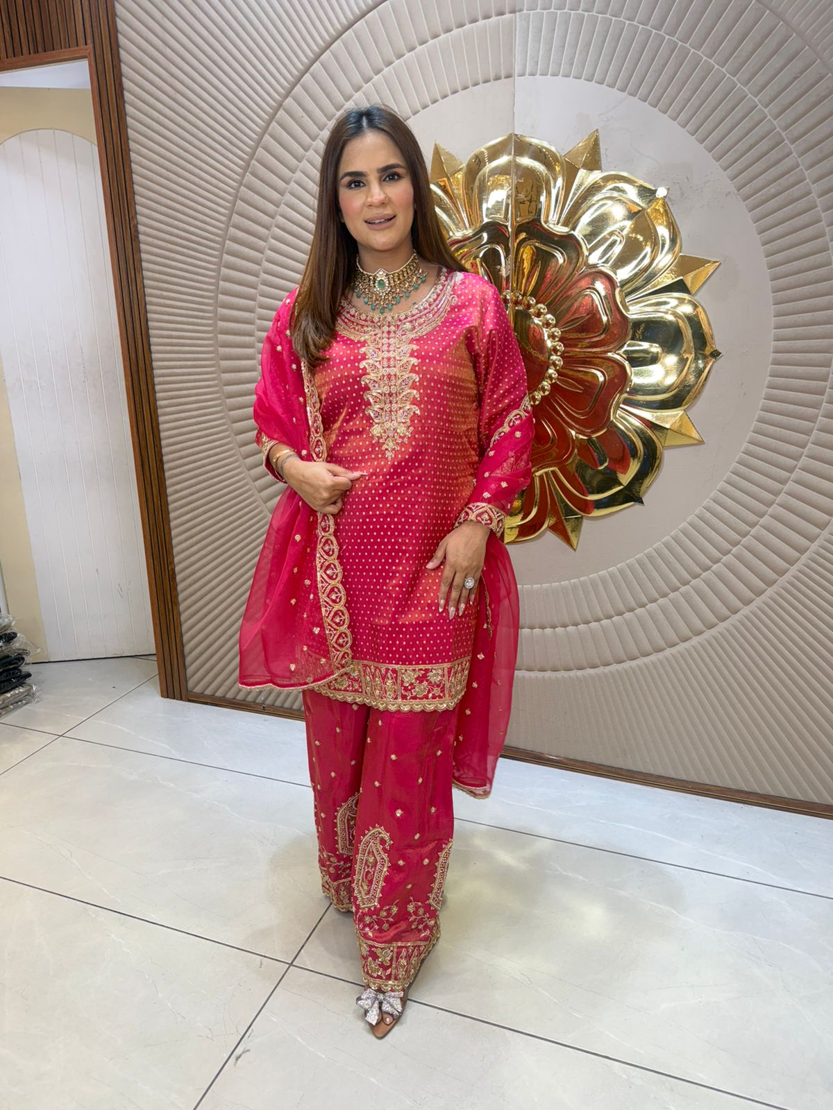 Beautiful elegant partywear suit pc 2778