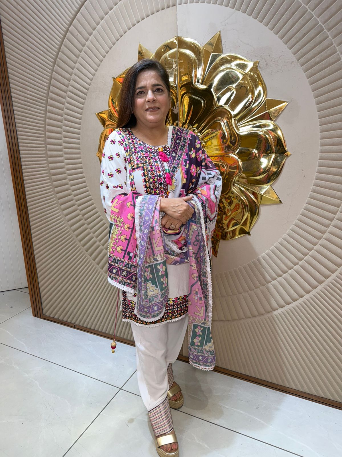 Beautiful elegant party wear suit pc 2784