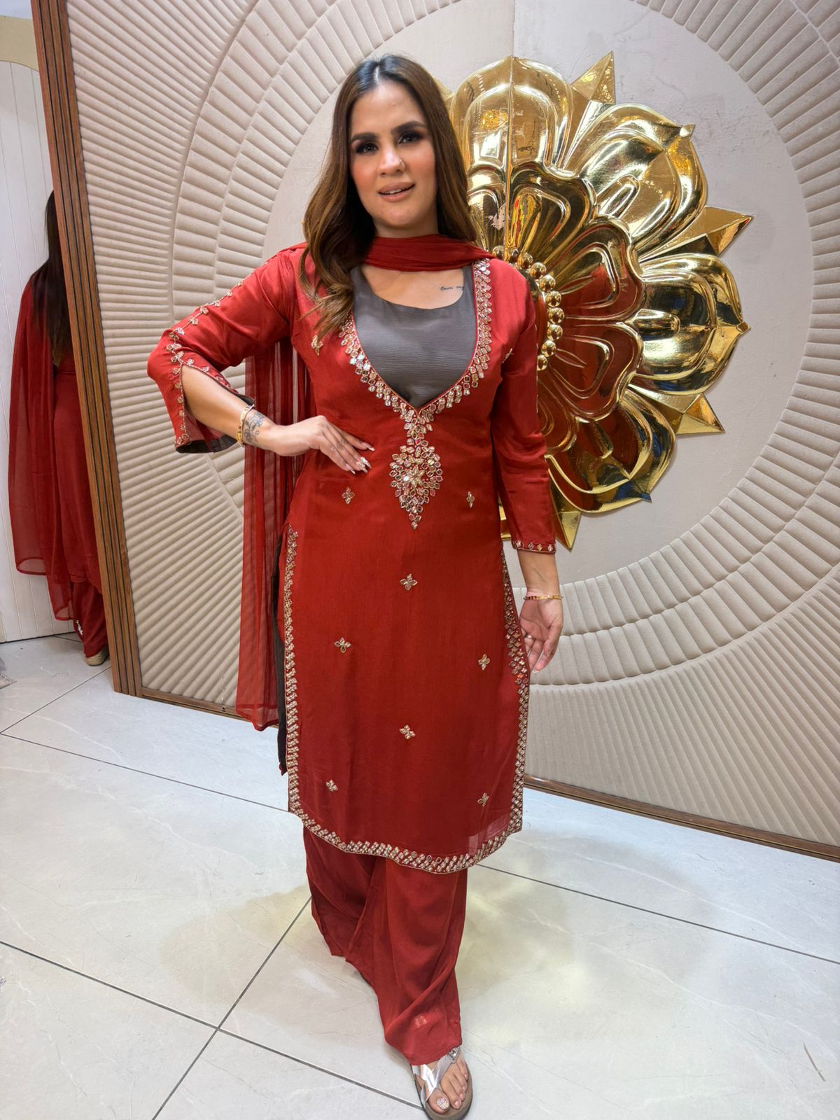 Beautiful Elegant partywear suit pc 2791