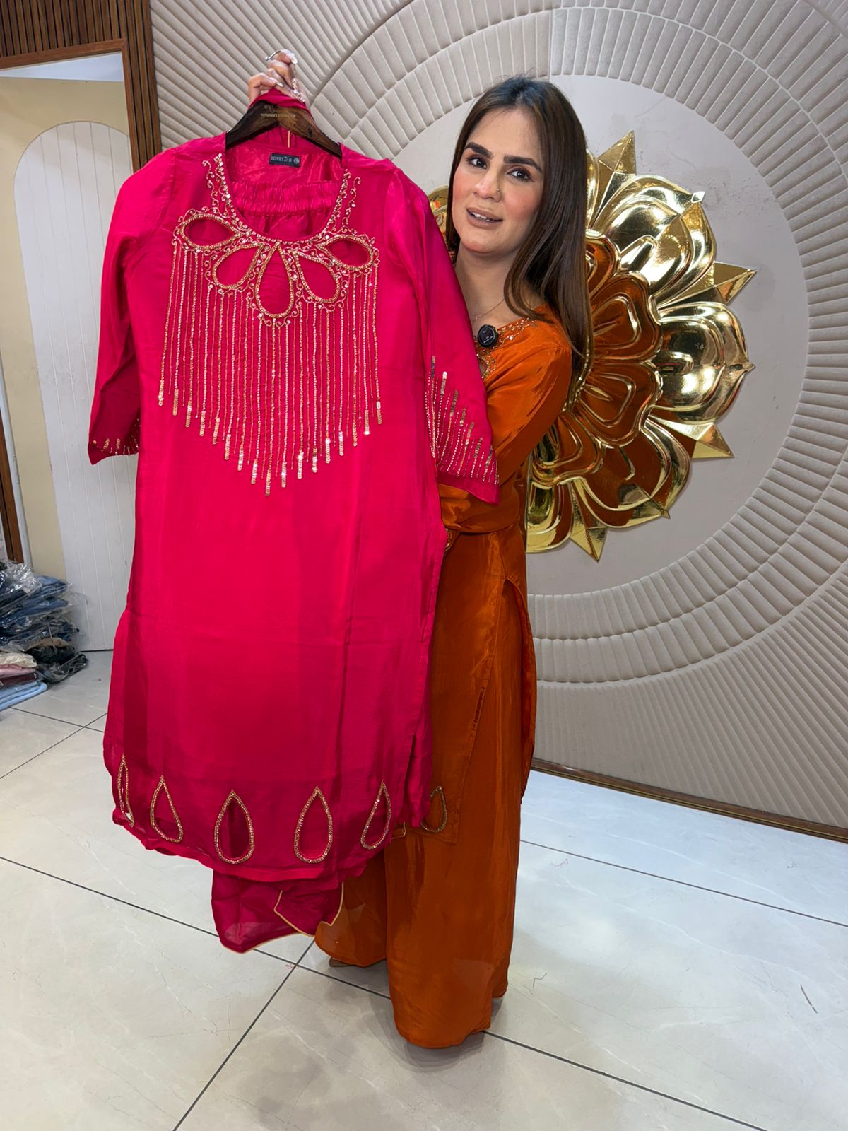 Beautiful elegant partywear suit pc 2800