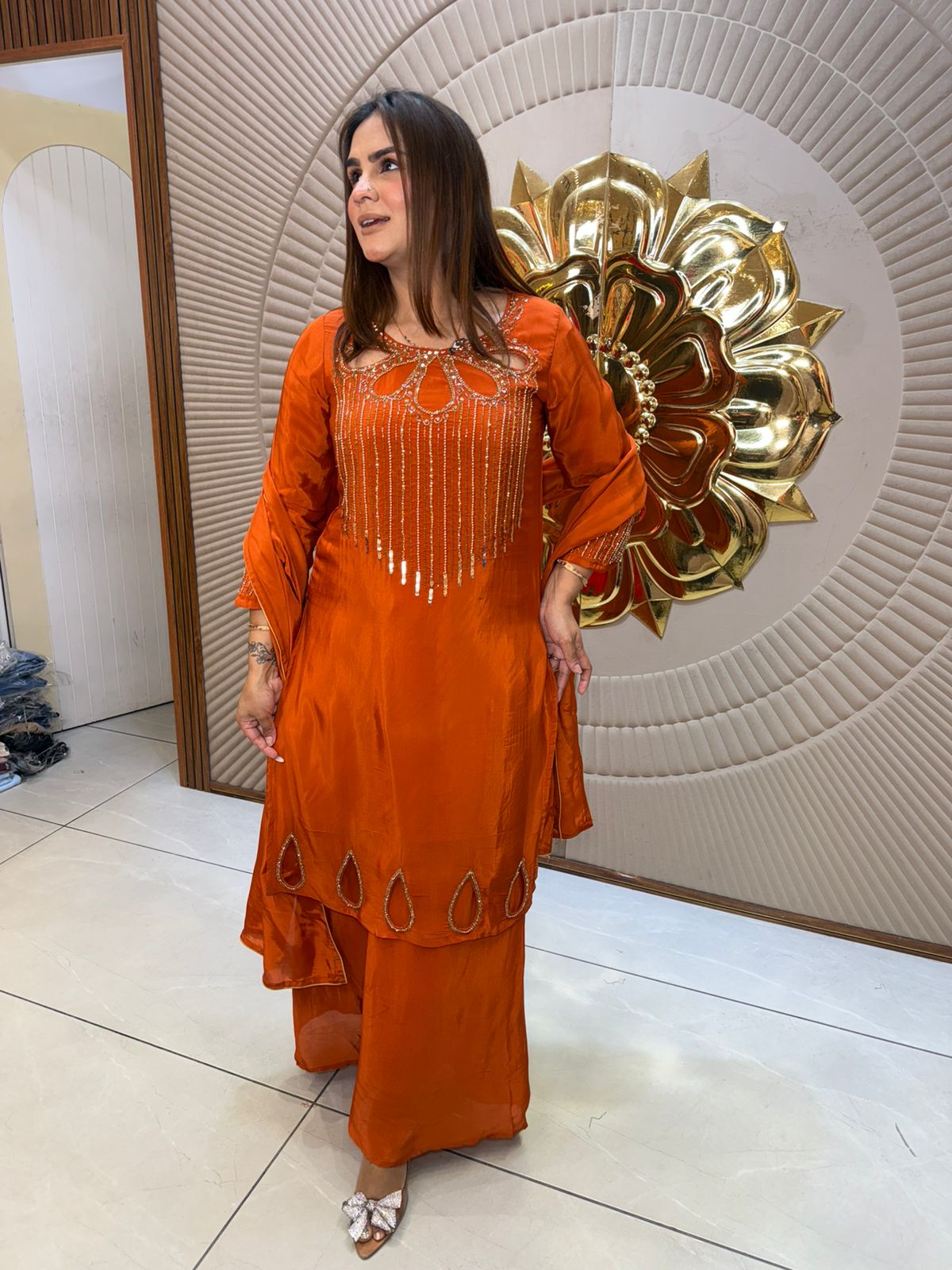 Beautiful elegant partywear suit pc 2800