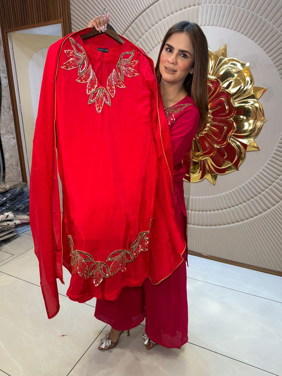 Beautiful elegant suit pc 2802