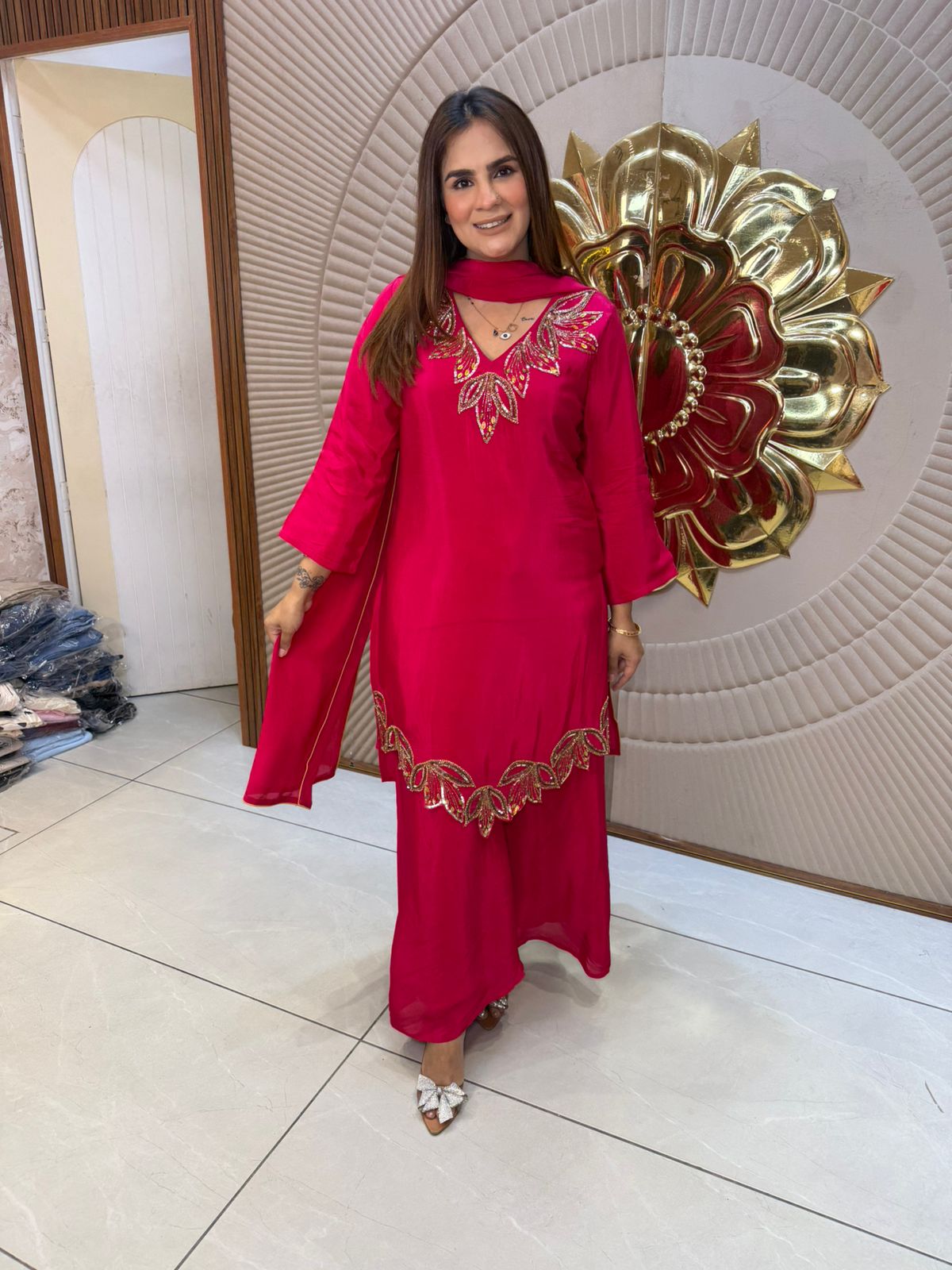 Beautiful elegant suit pc 2802