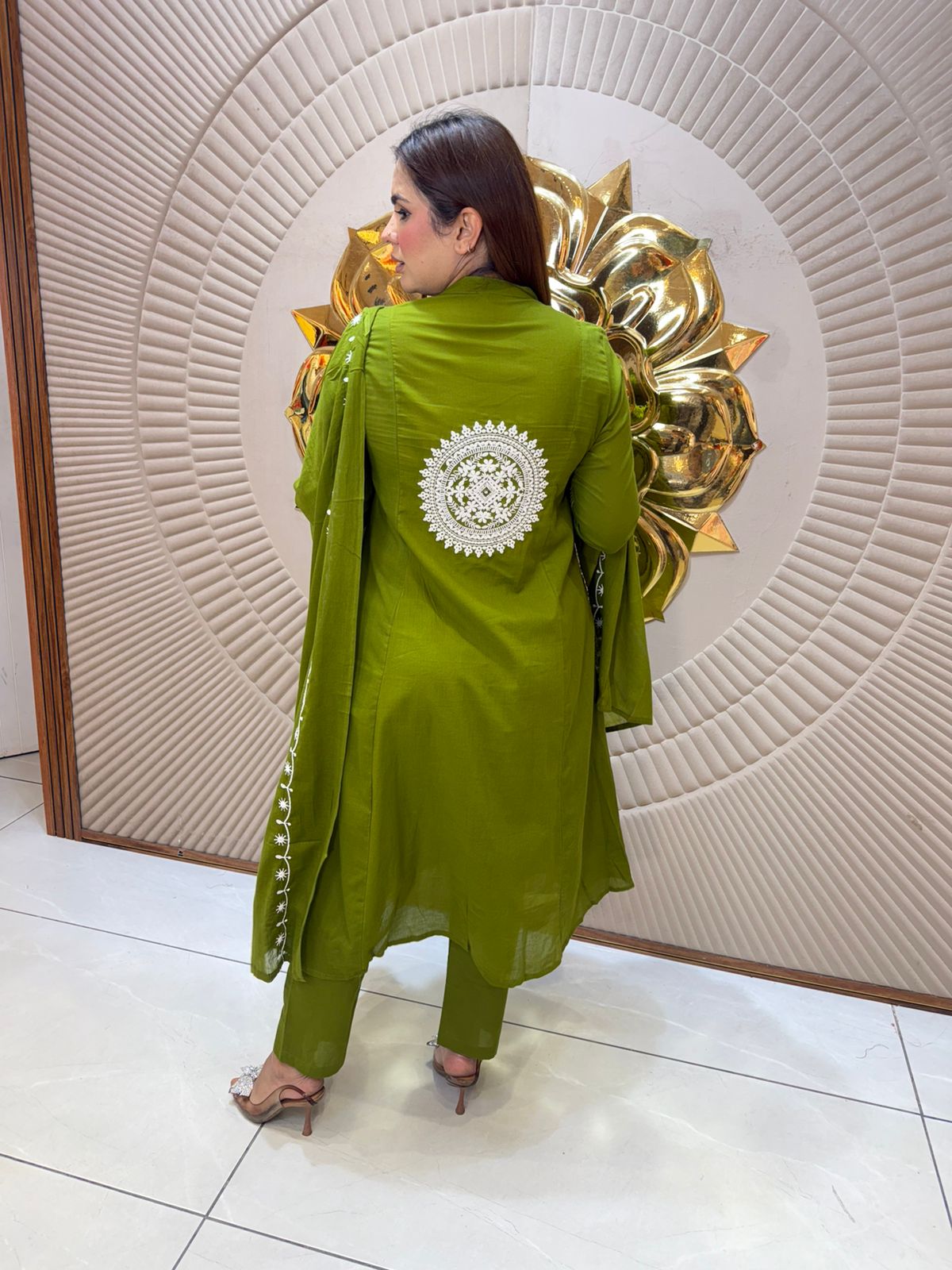 Beautiful elegant suit pc 2827