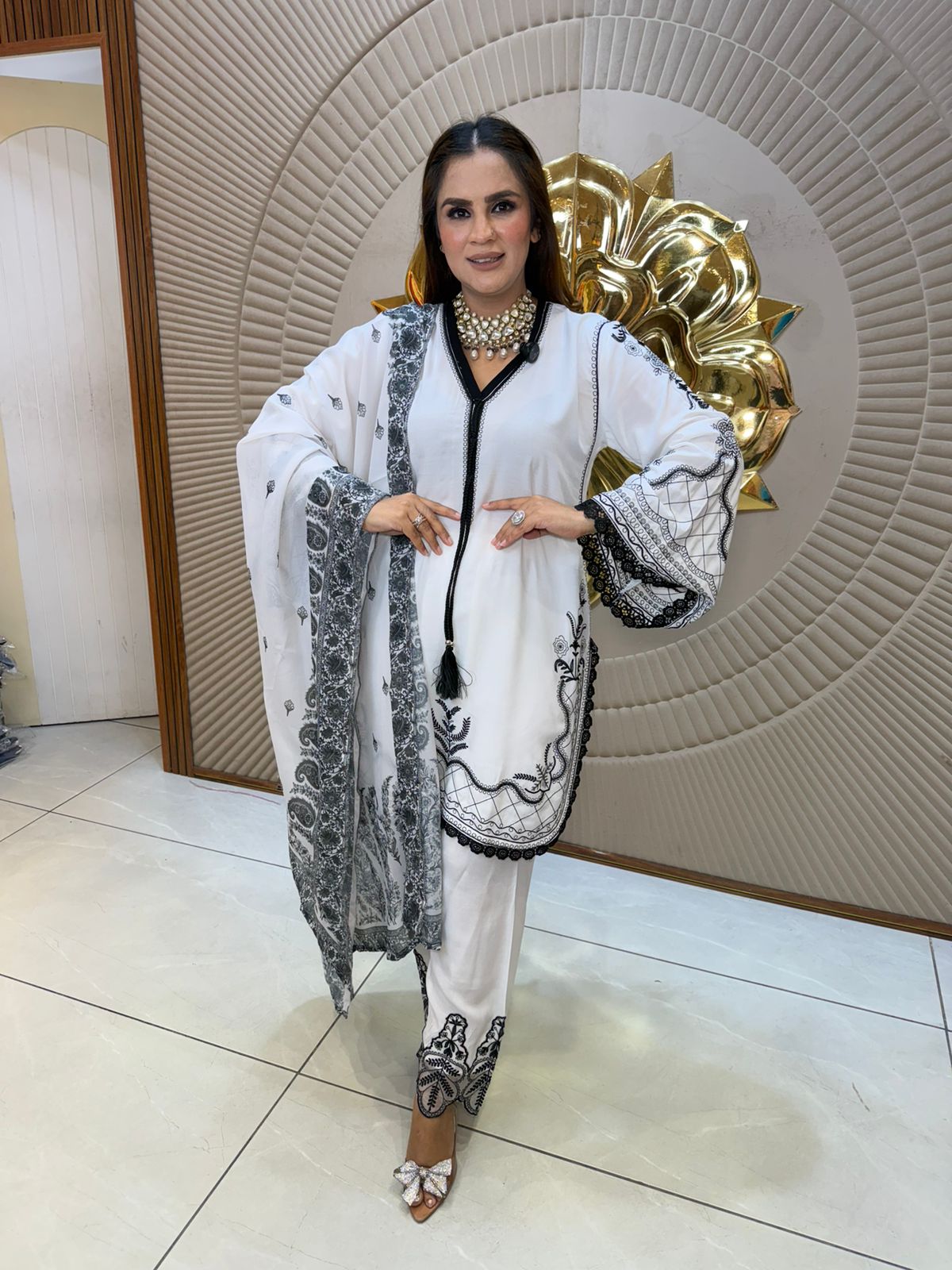 Beautiful elegant suit pc 2848