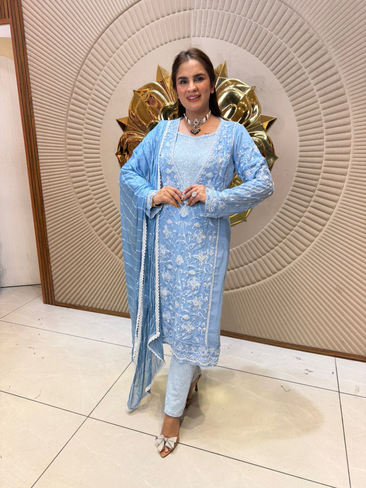 Beautiful elegant suit pc2428