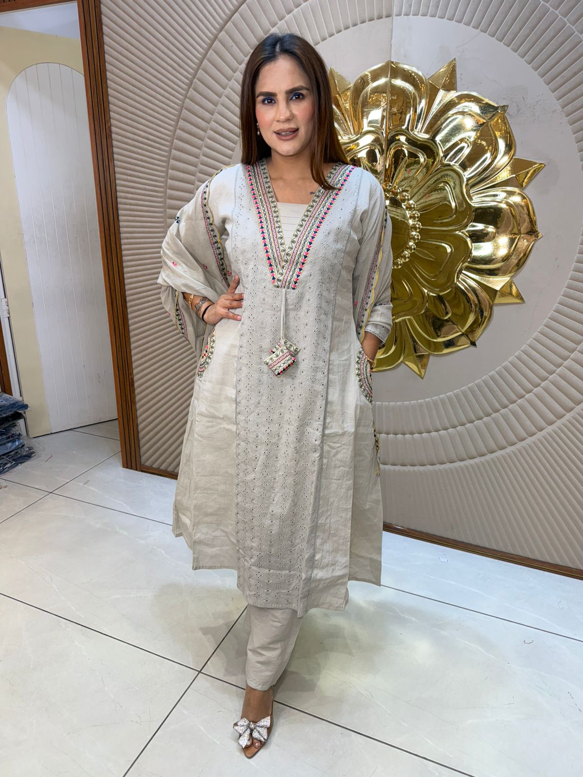 Beautiful elegant party wear suit pc 2856