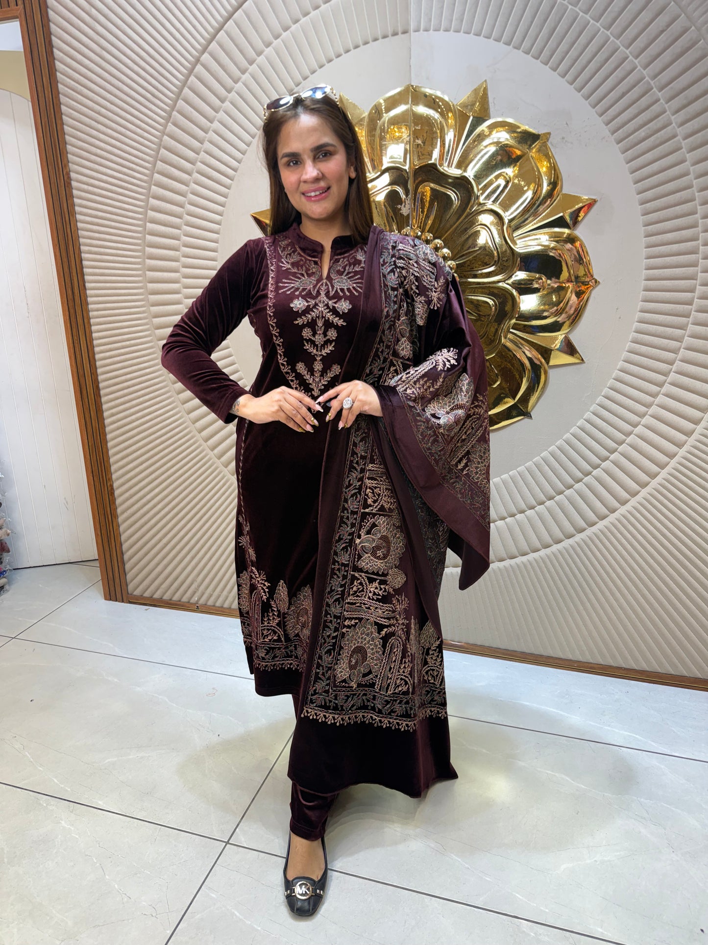 Beautiful elegant velvet suit pc2435