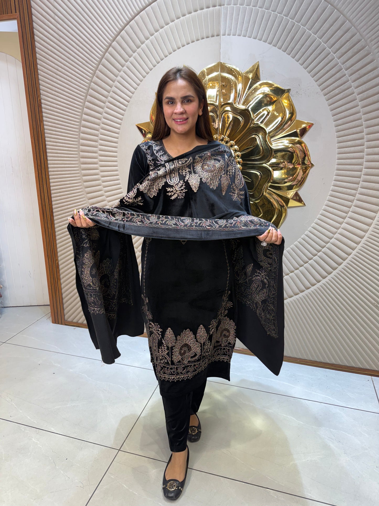 Beautiful elegant velvet suit pc2434