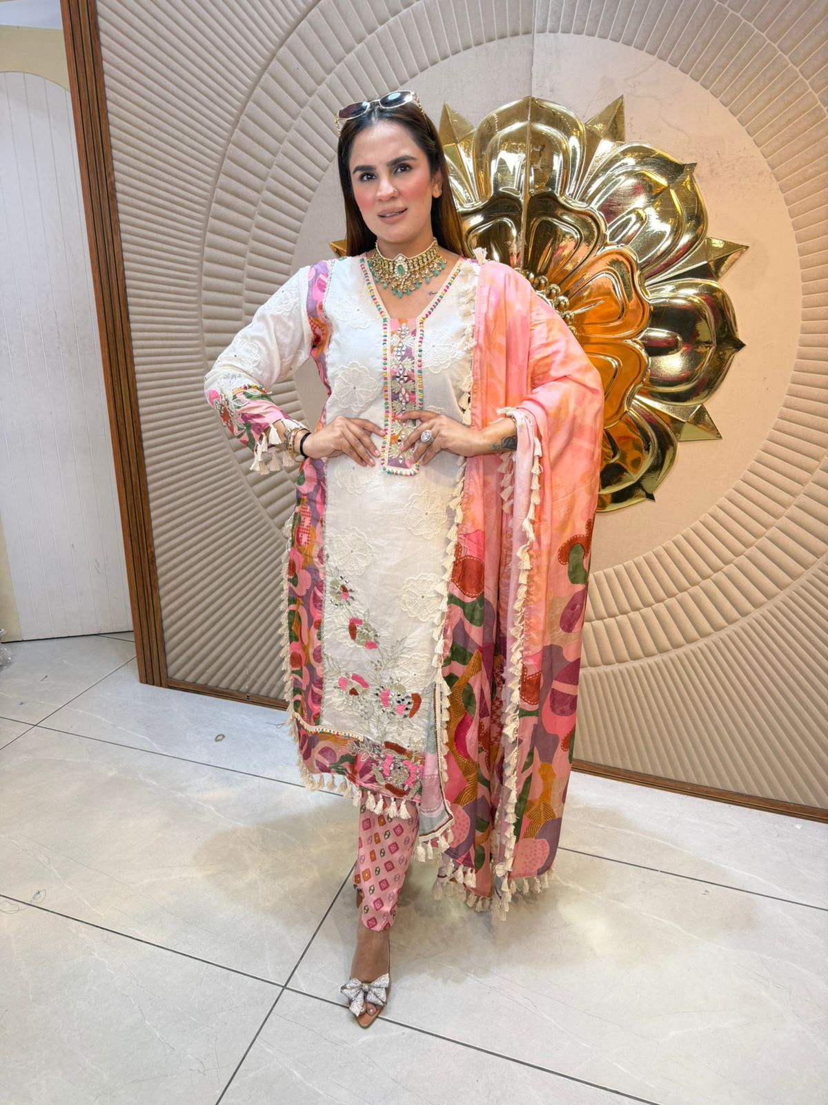 Beautiful elegant suit pc2595