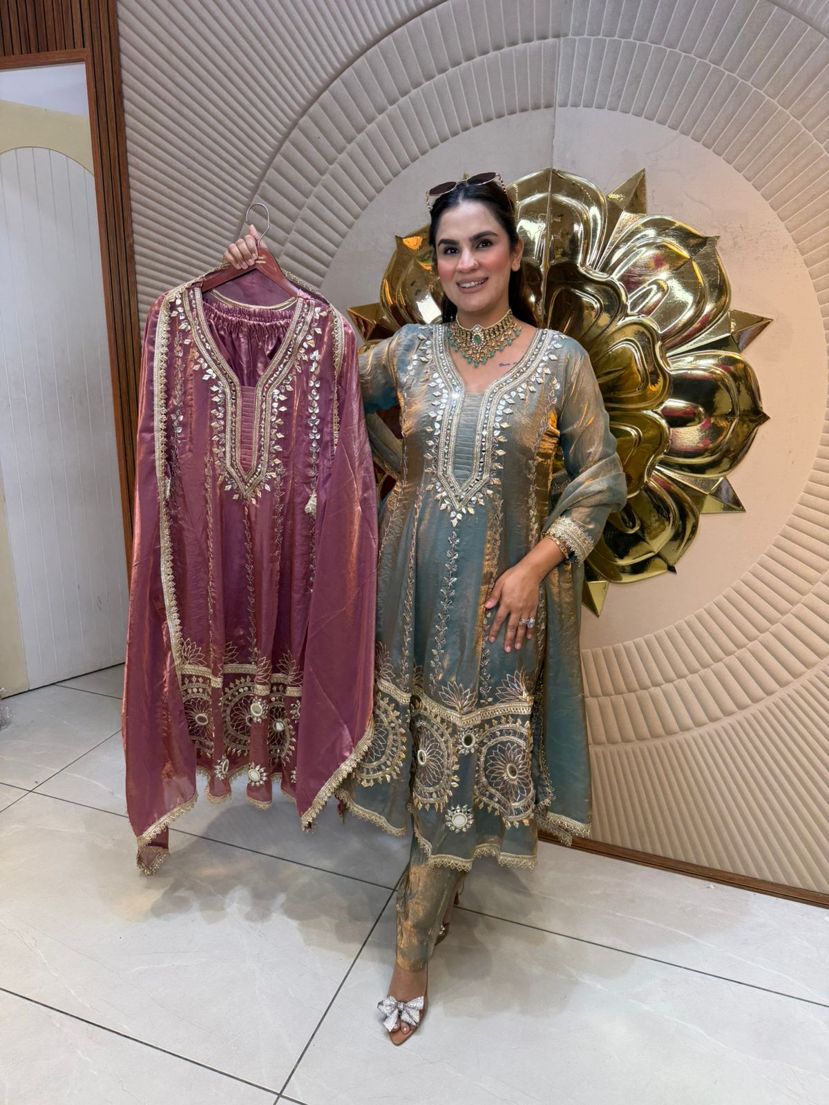 Beautiful elegant party wear suit pc 2600