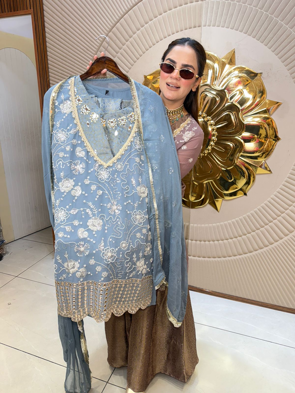 Beautiful elegant party wear suit pc 2602