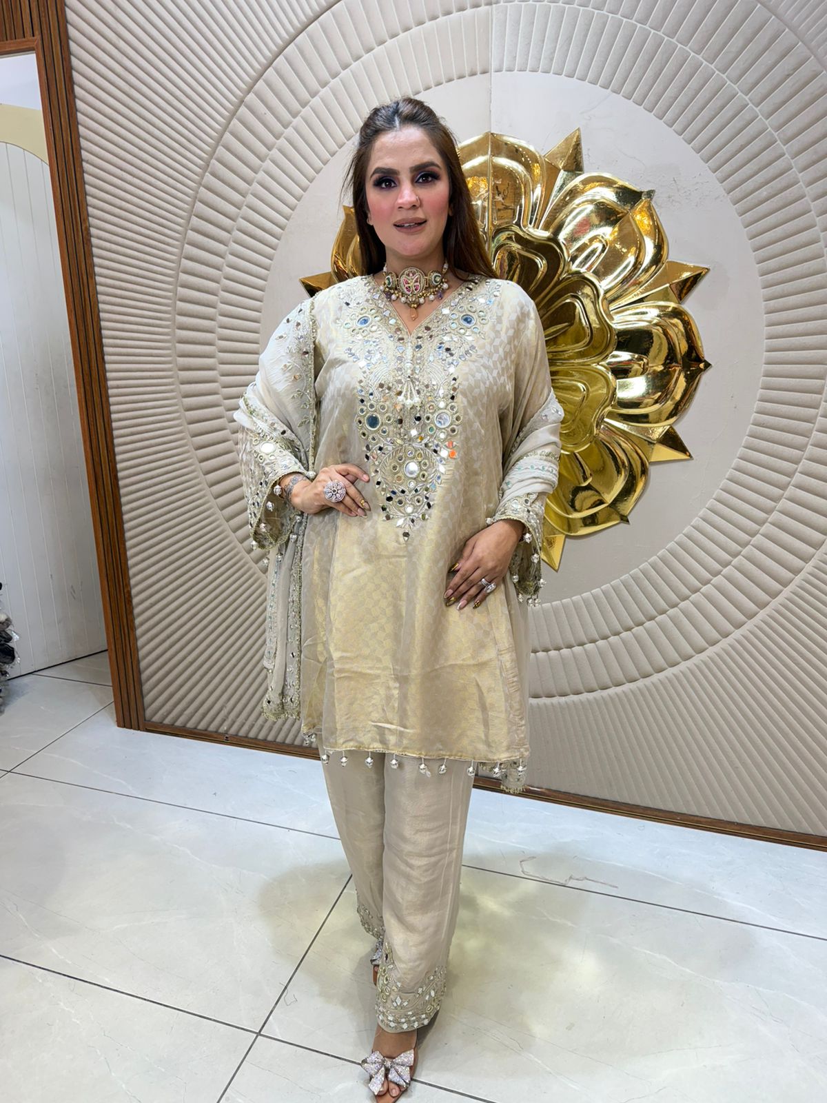 Beautiful elegent suit pc2495