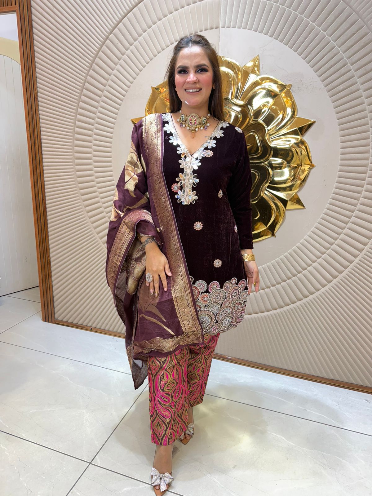 Beautiful elegent velvet suit pc2492