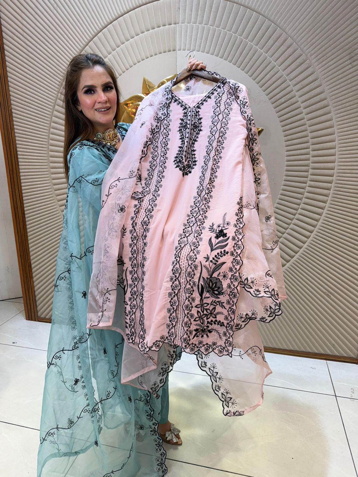Beautiful eleventh suit pc 2487