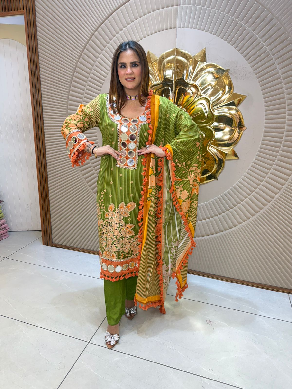 Beautiful elegant suit pc2687