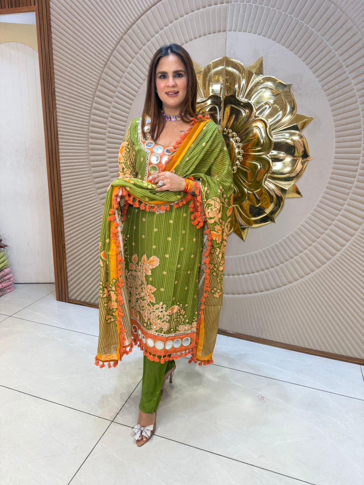 Beautiful elegant suit pc2687