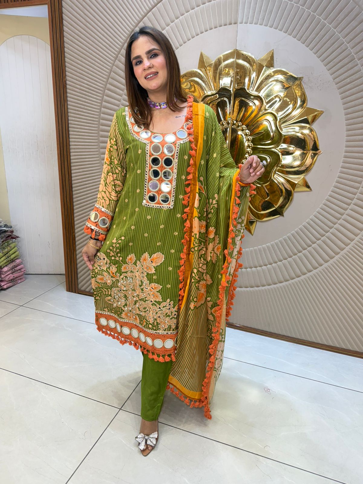 Beautiful elegant suit pc2687