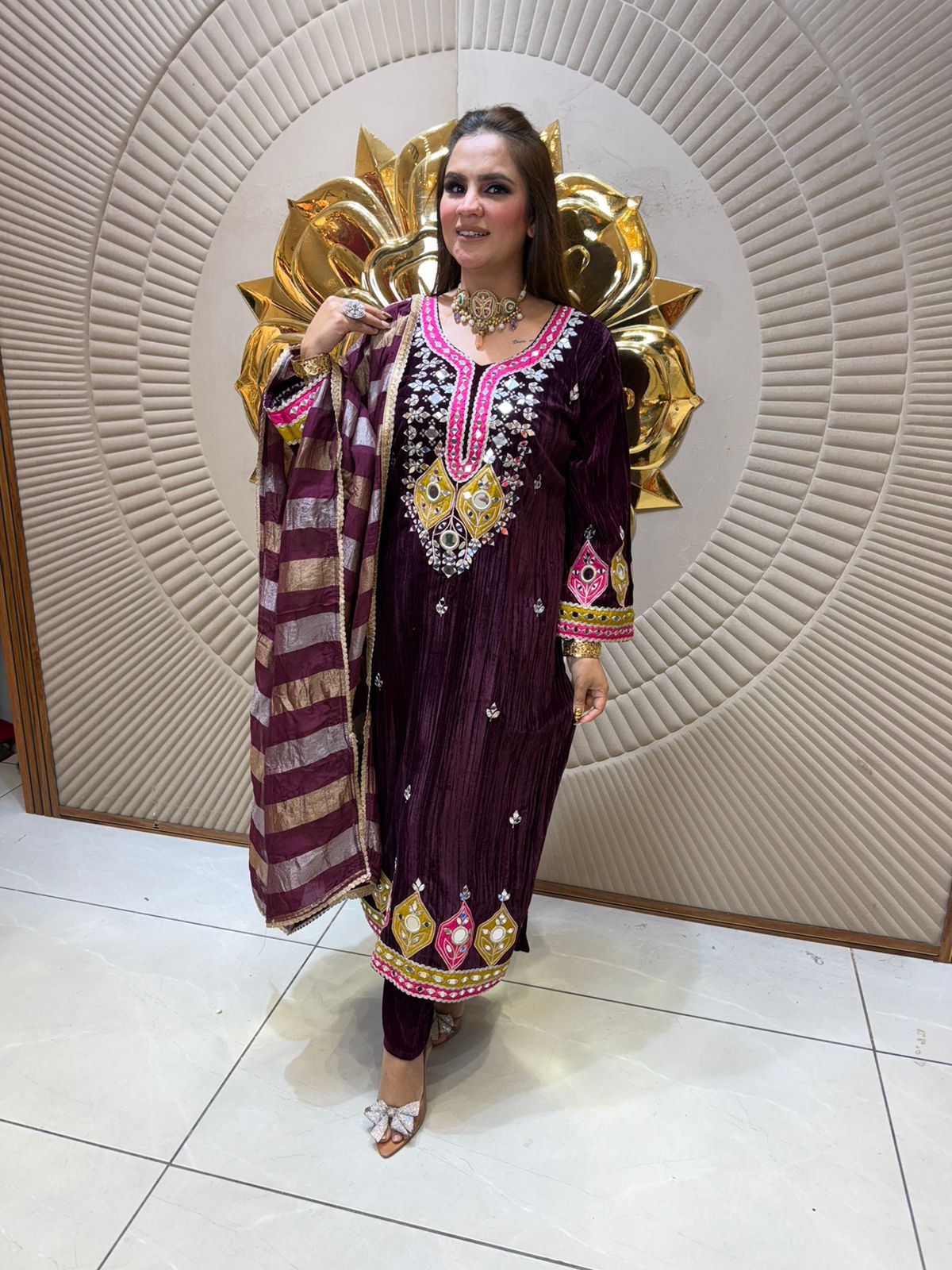 Beautiful elegent velvet suit pc2483