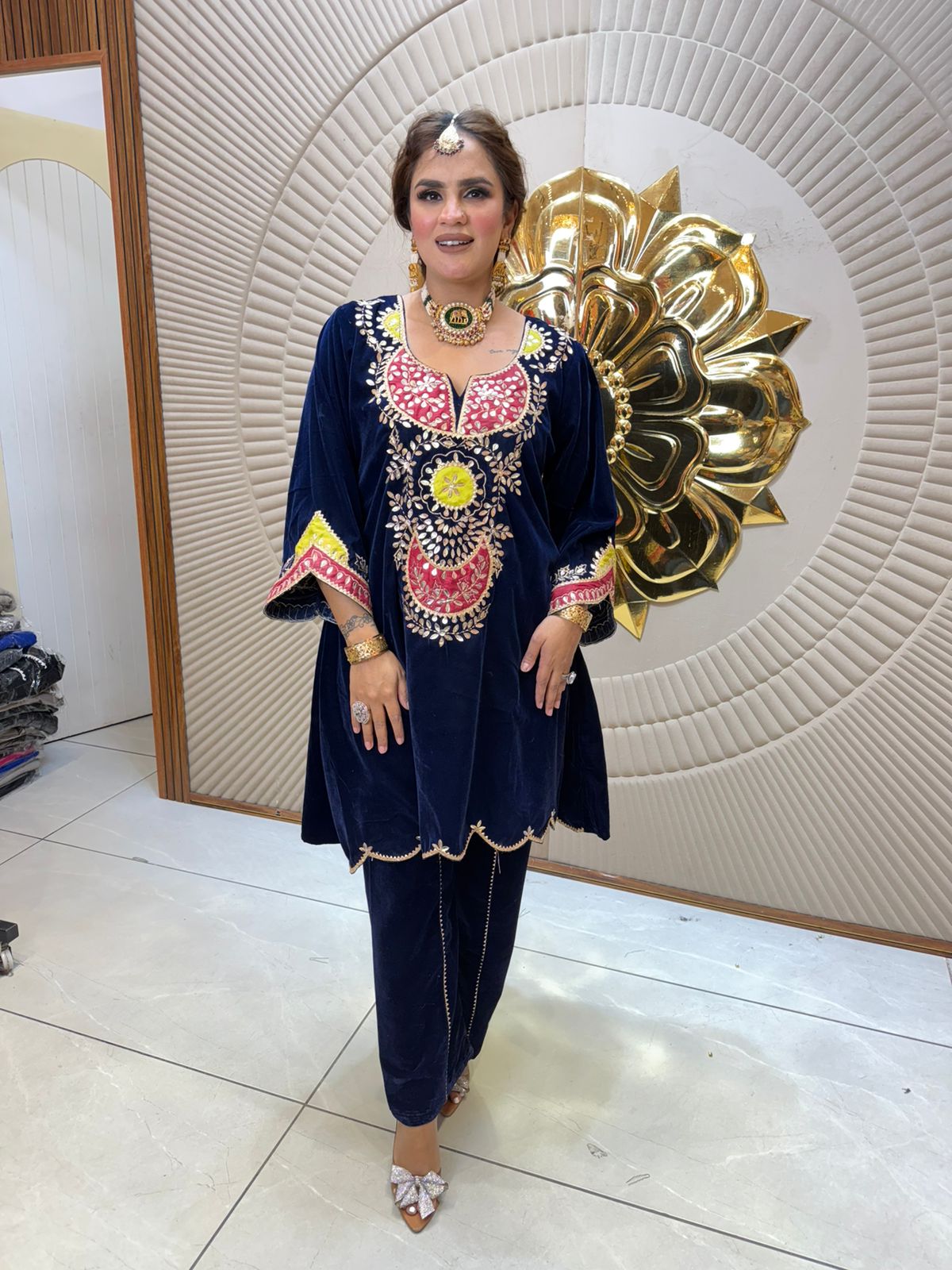 Beautiful elegent velvet cordset pc2503