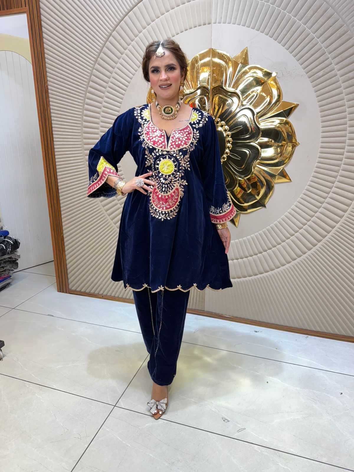 Beautiful elegent velvet cordset pc2503