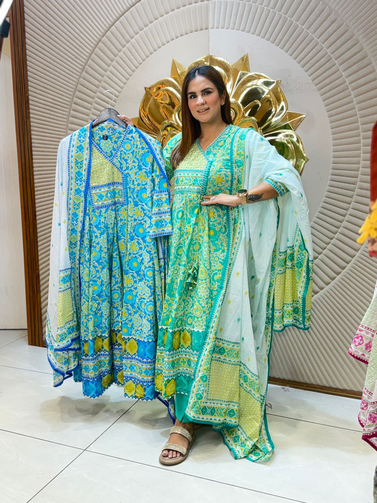 Beautiful elegant suit pc2698