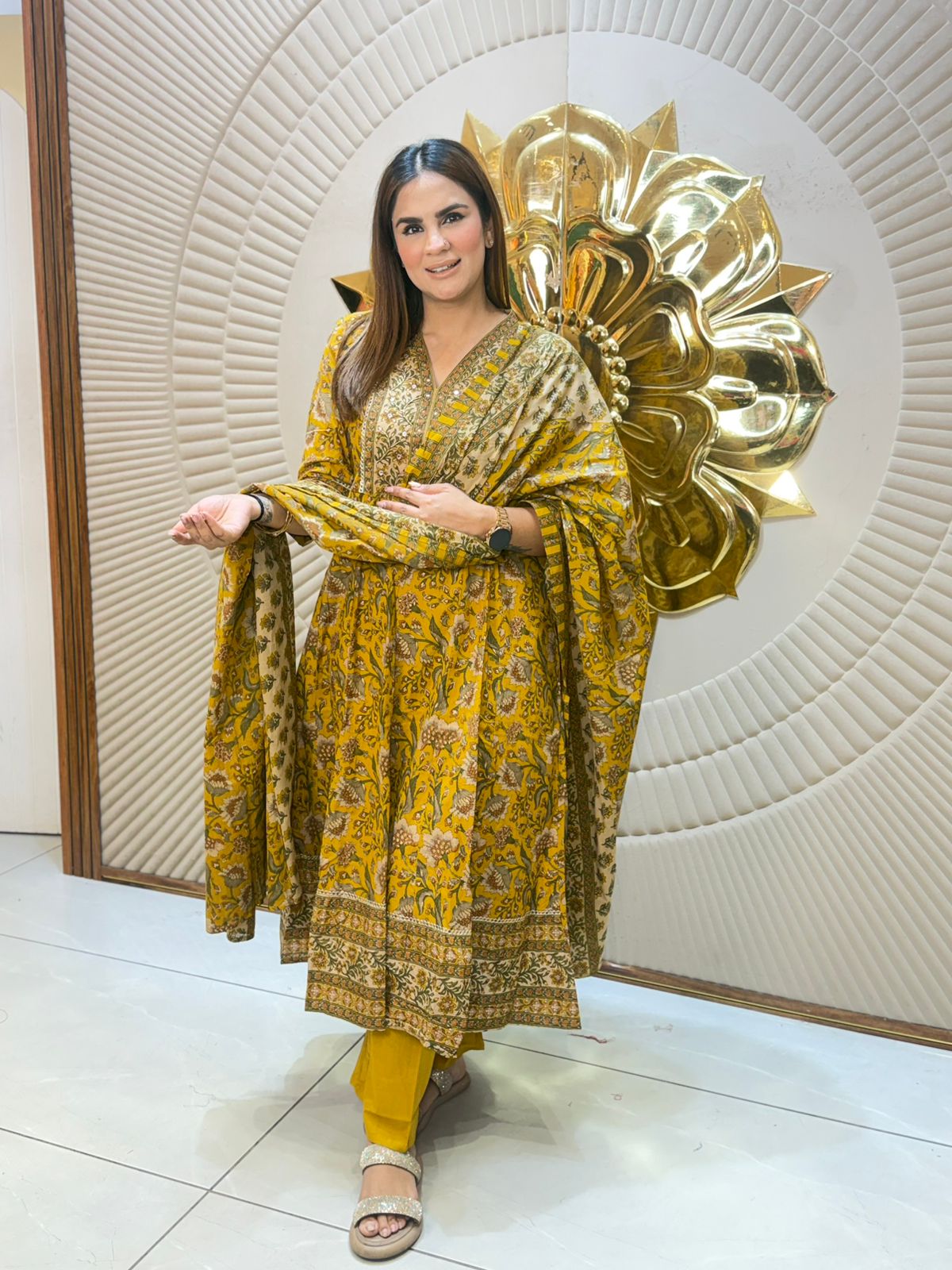 Beautiful elegant suit pc2701