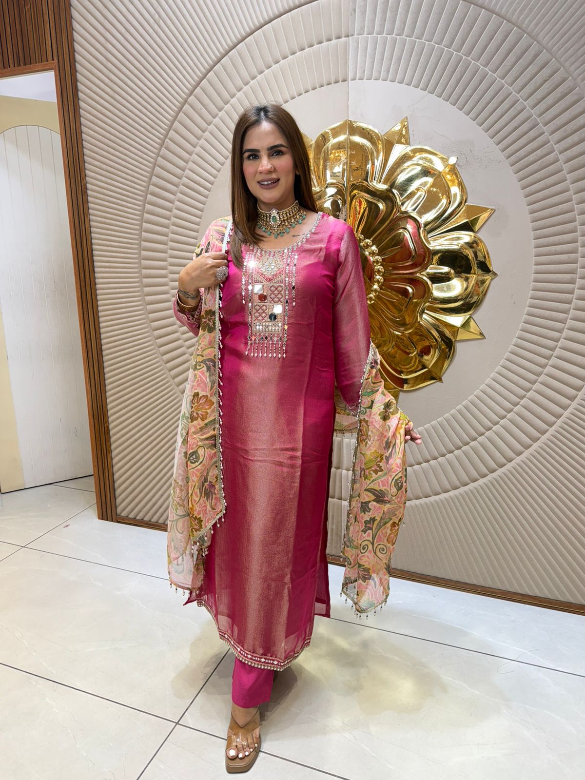 Beautiful elegent suit pc 2539