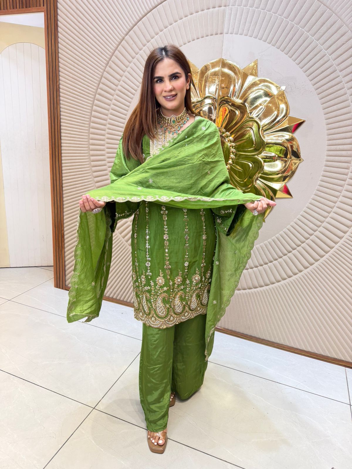 Beautiful elegent designer suitpc2532