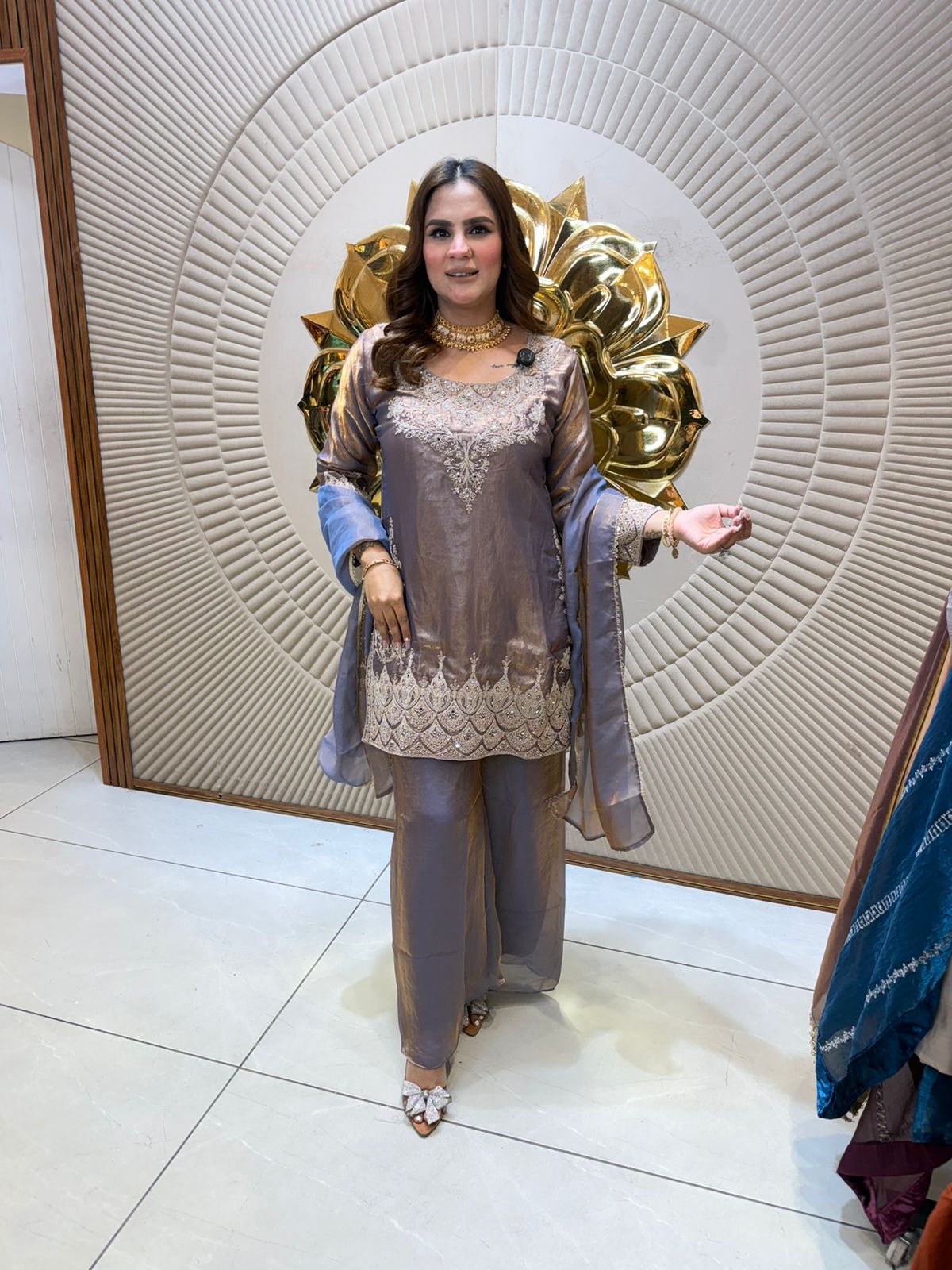 Beautiful elegent party wear suit pc 2638