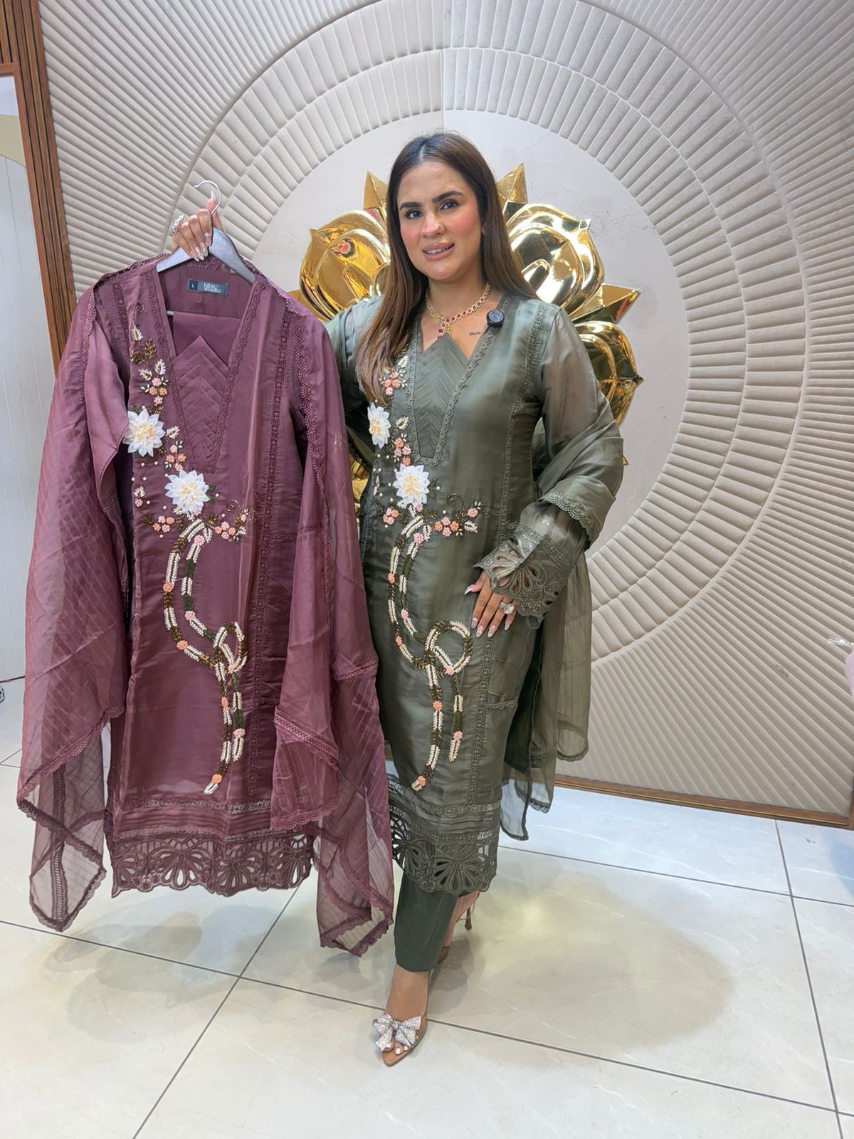 Beautiful elegent party wear suit pc 2663