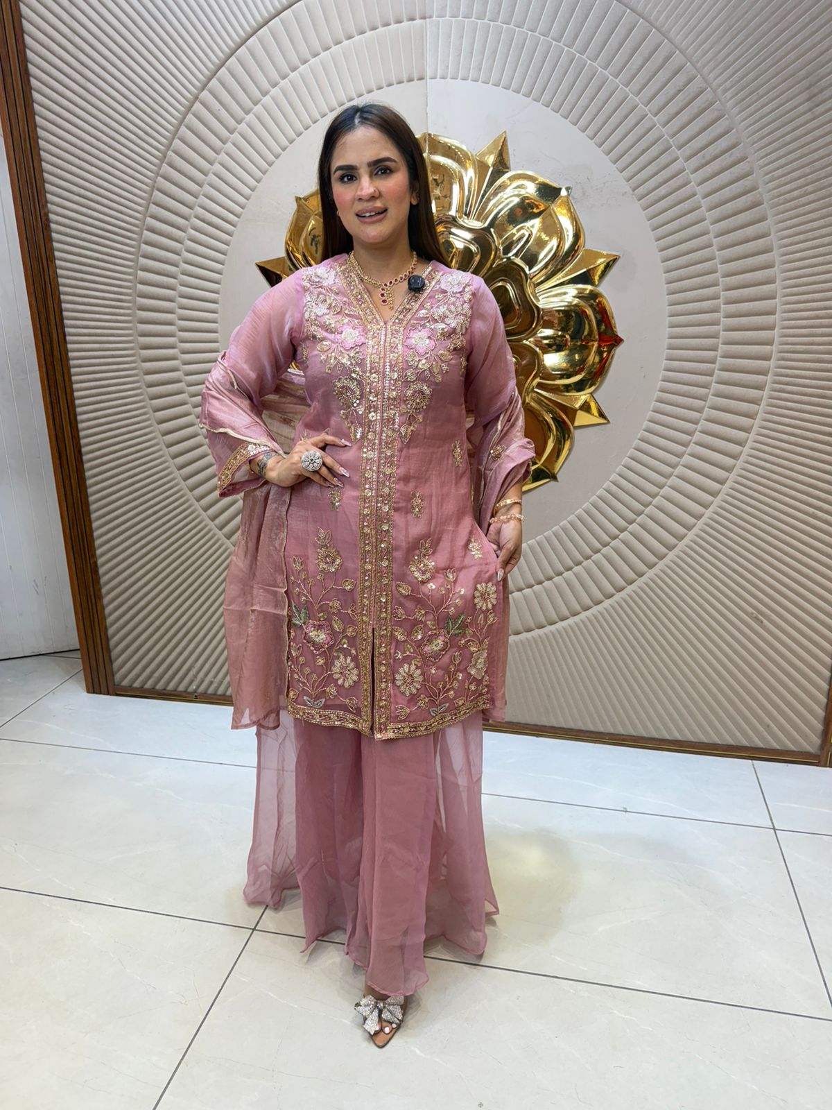 Beautiful elegent party wear suit pc 2664