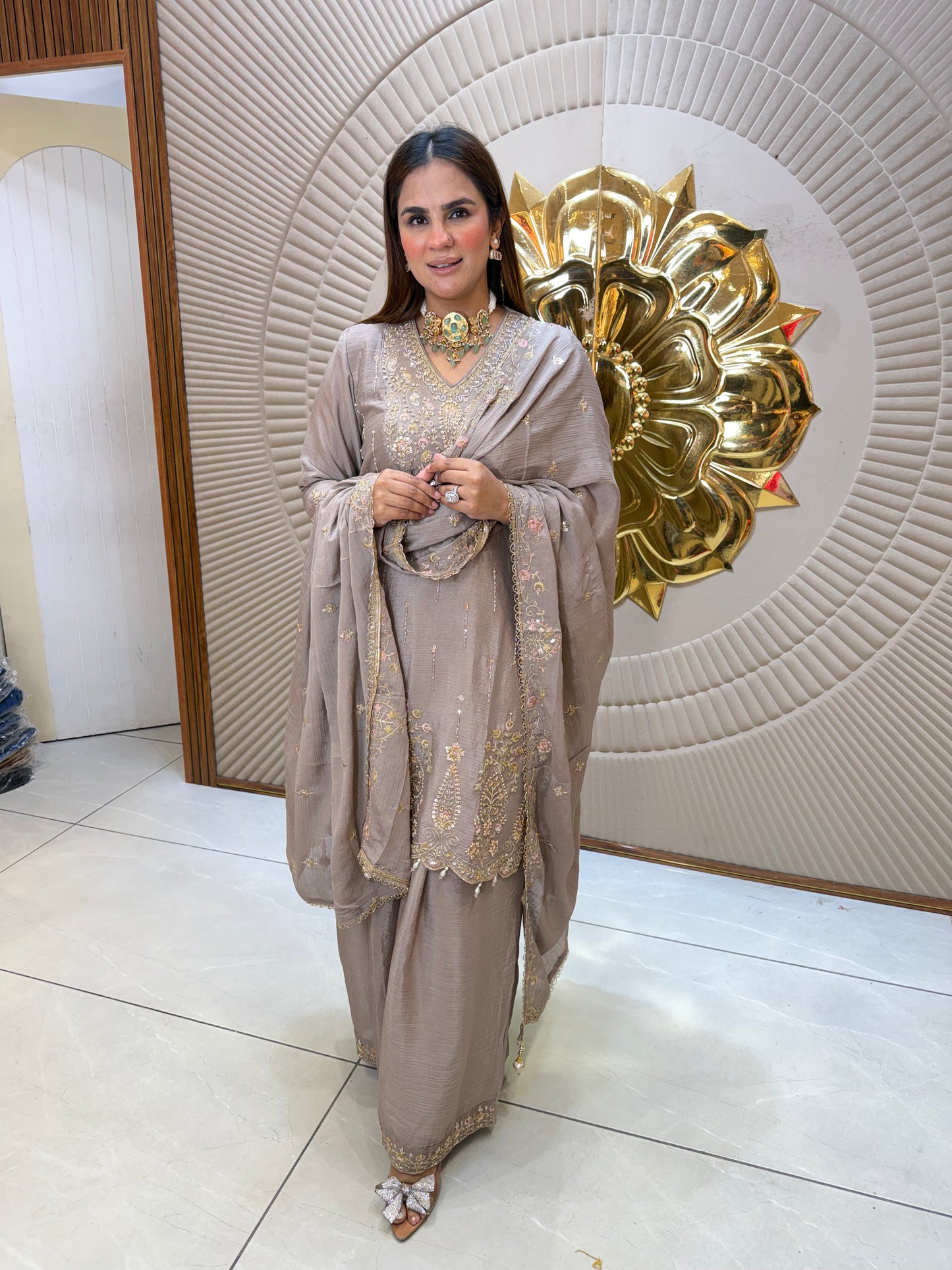Beautiful elegant partywear suit pc 2610