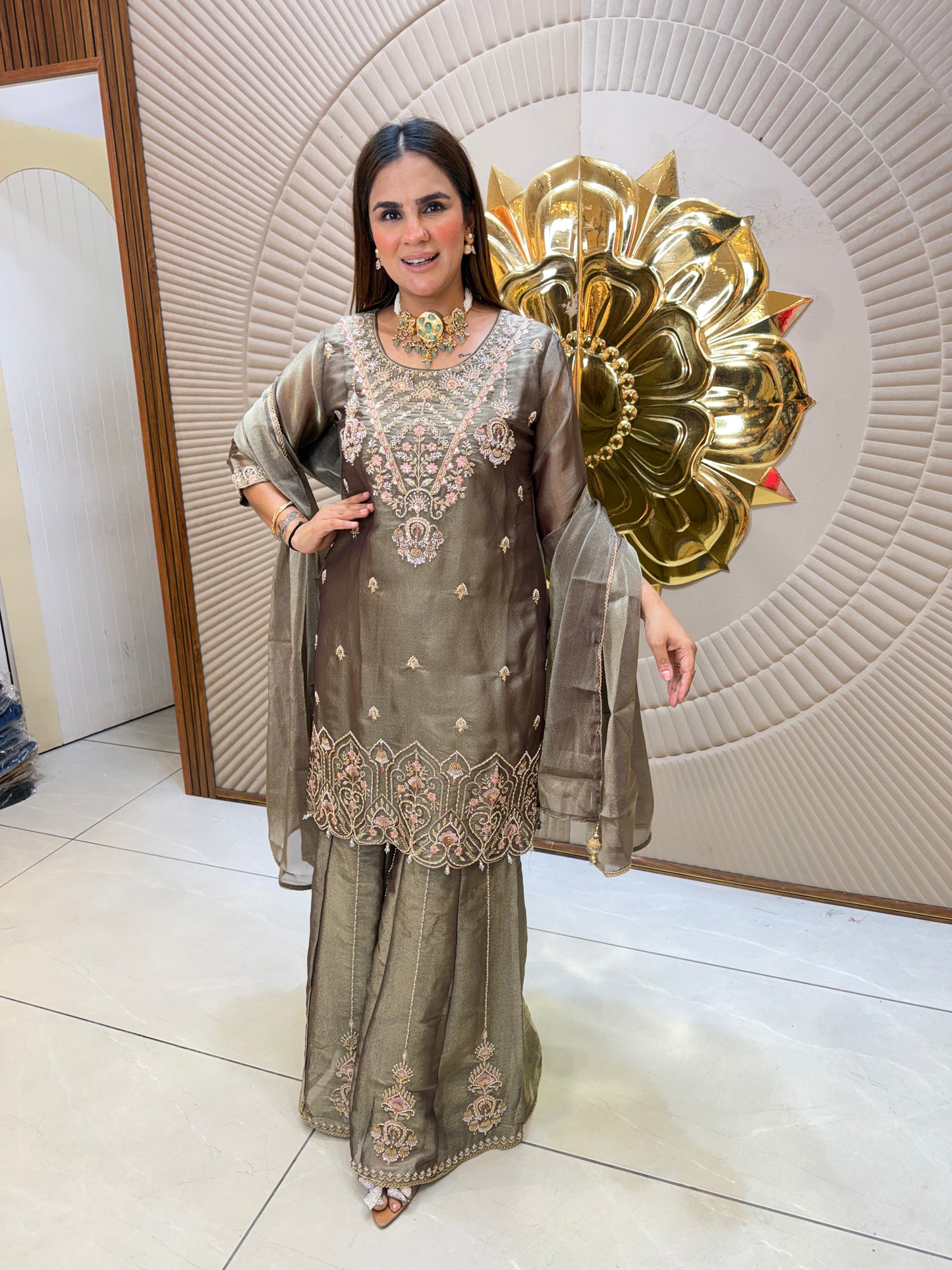 Beautiful elegant suit pc 2609