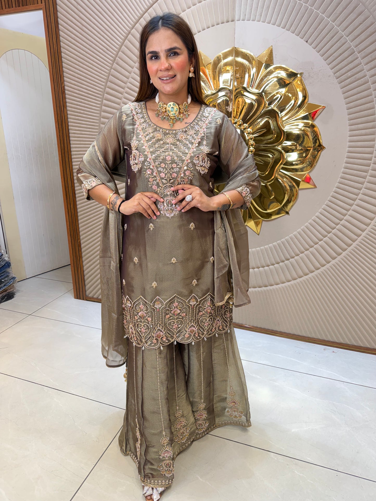Beautiful elegant suit pc 2609