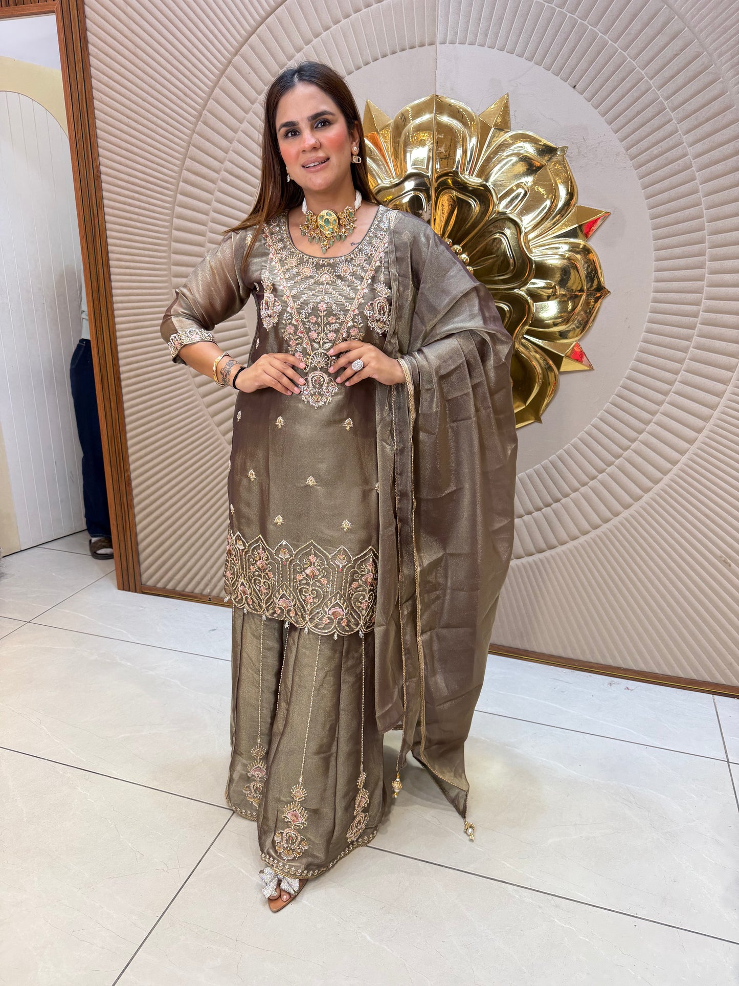 Beautiful elegant suit pc 2609