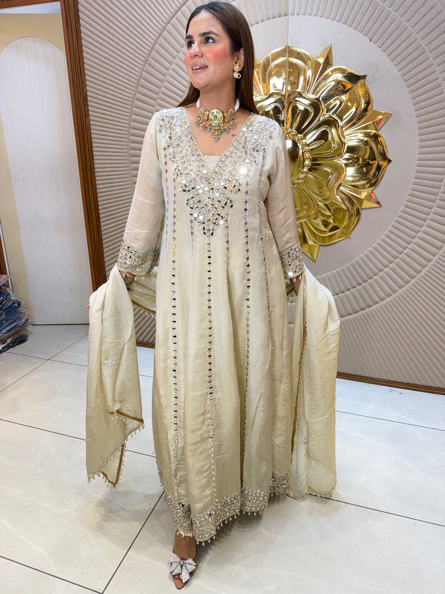 Beautiful elegant partywear suit pc 2608