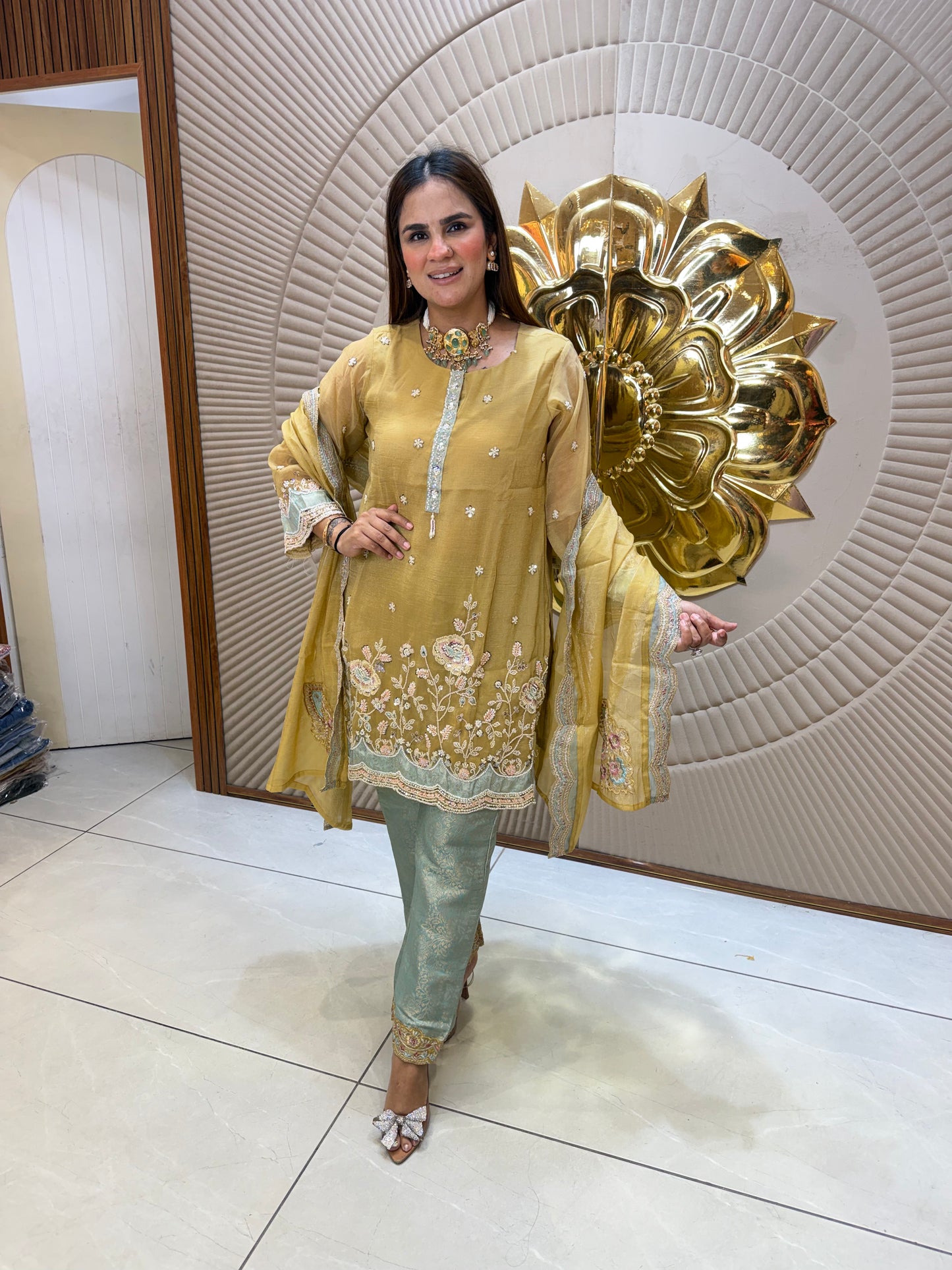 Beautiful elegant suit pc 2607