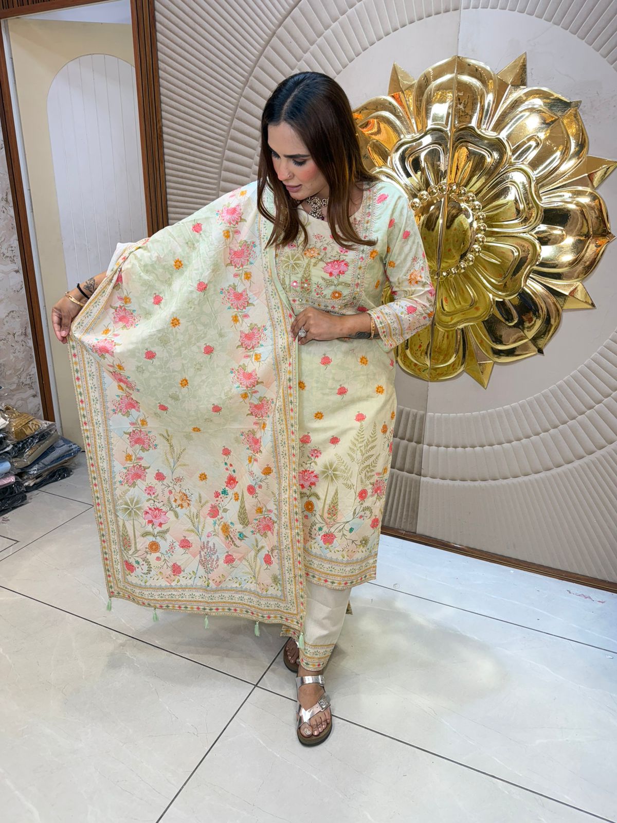 Beautiful elegant suit pc2645