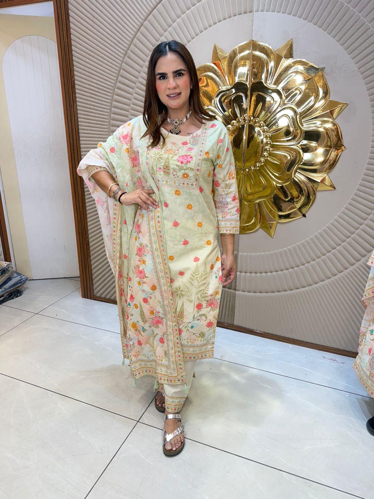 Beautiful elegant suit pc2645