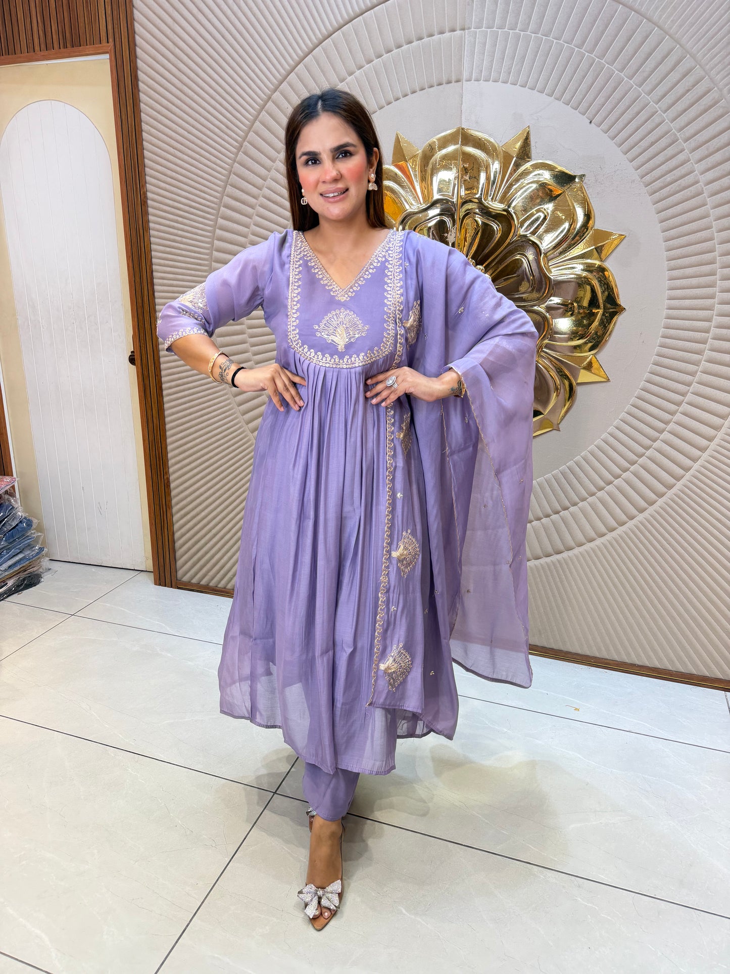Beautiful elegant partywear suit pc 2606
