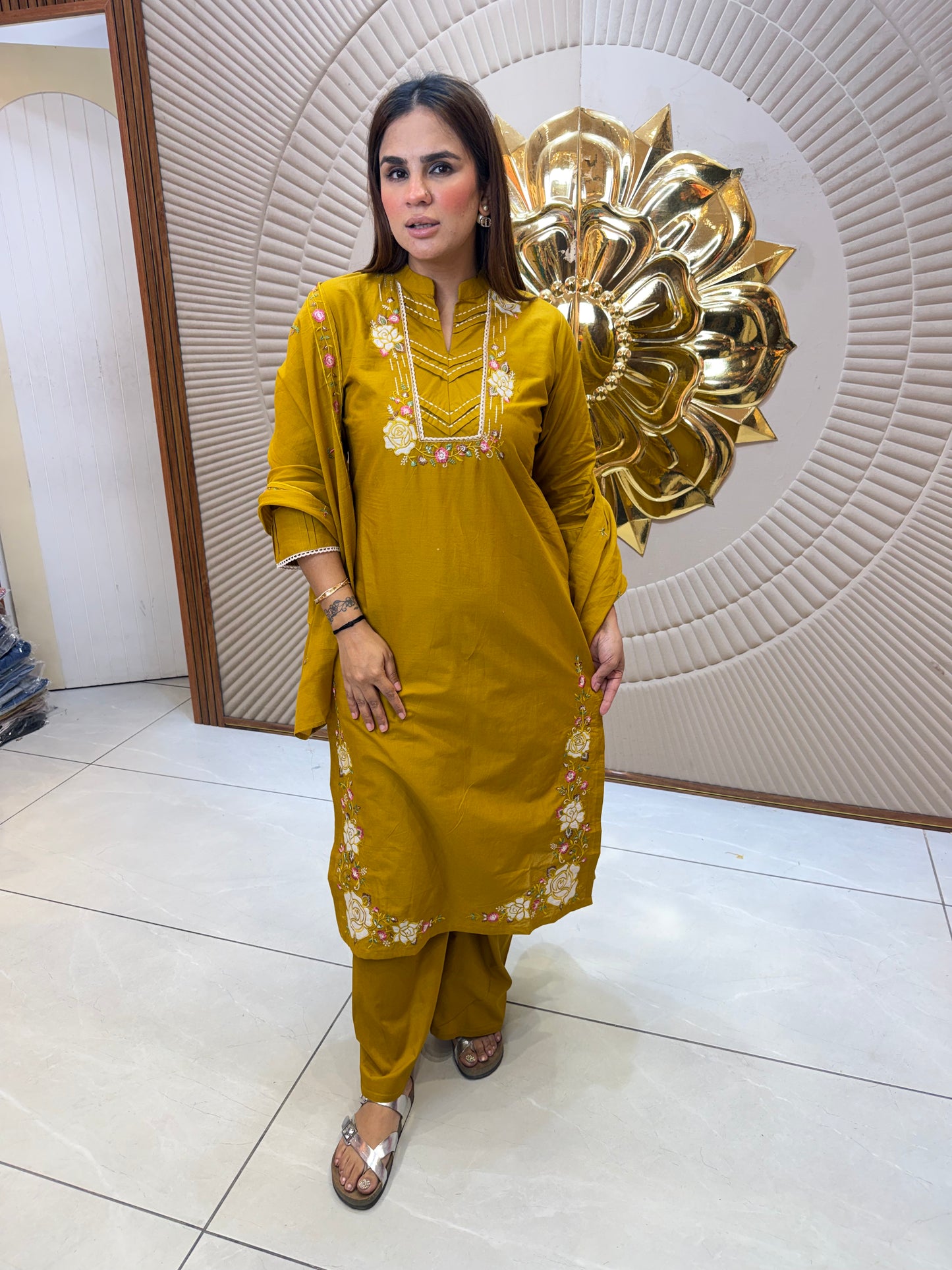 Beautiful elegant suit pc2605