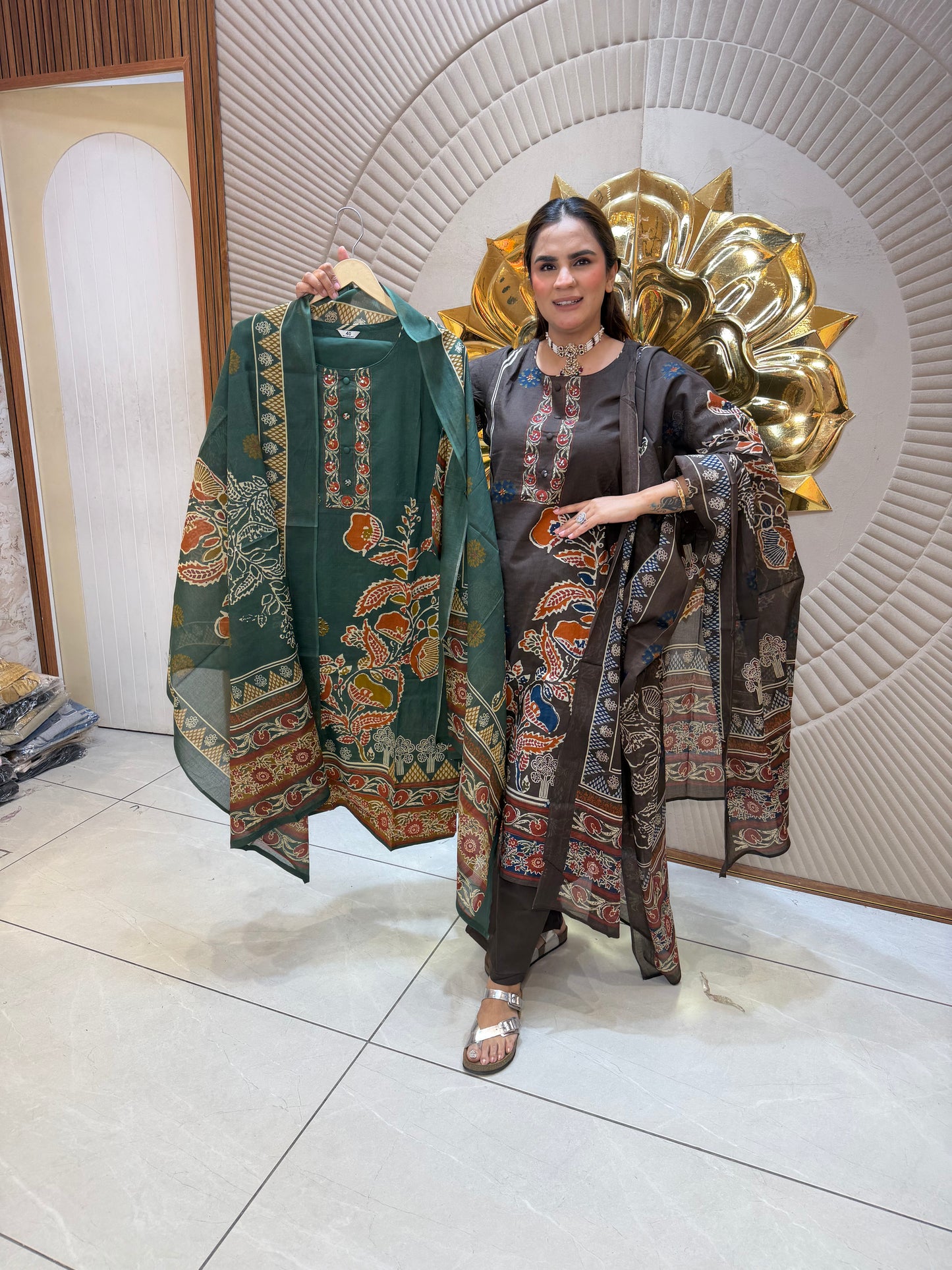 Beautiful elegant partywear suit pc 2634