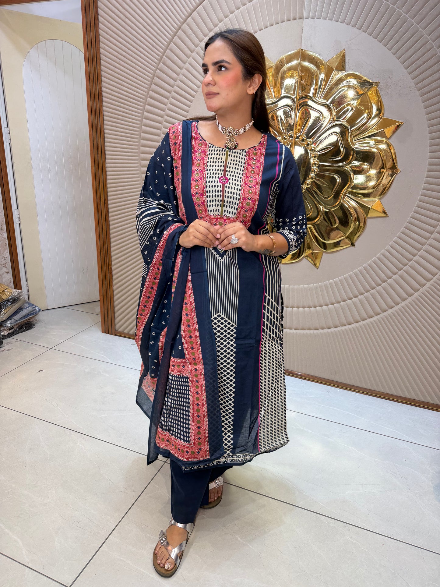 Beautiful elegant suit pc2633
