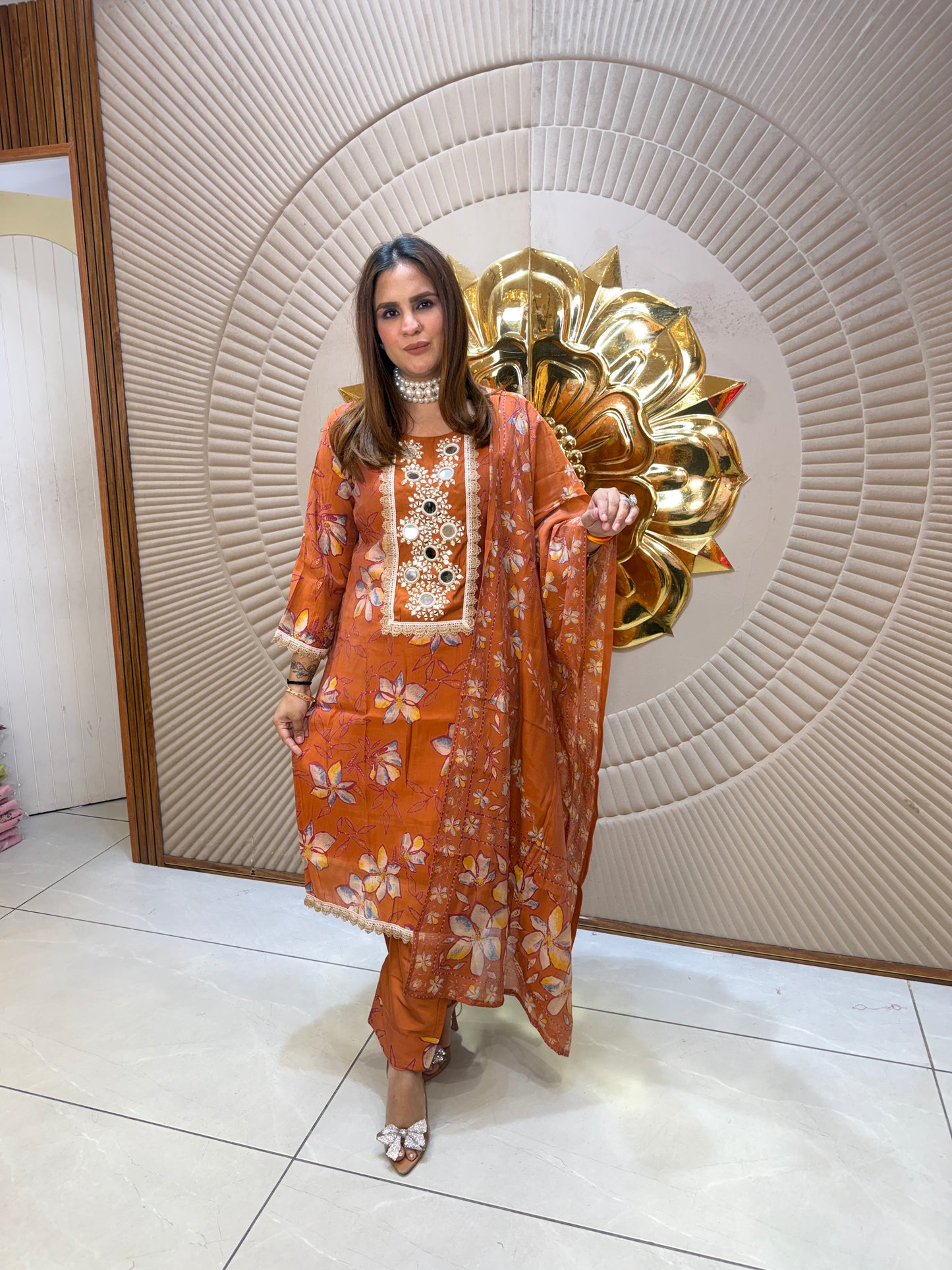 Beutiful elegant partywear suit pc2678