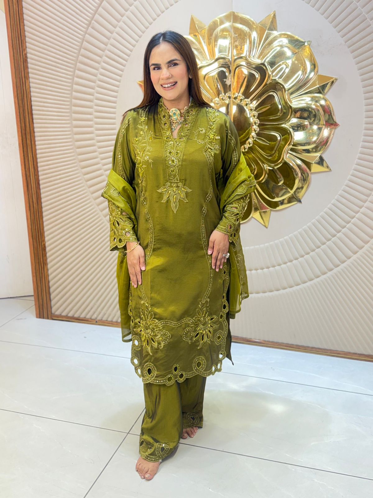 Beautiful elegant suit pc3050