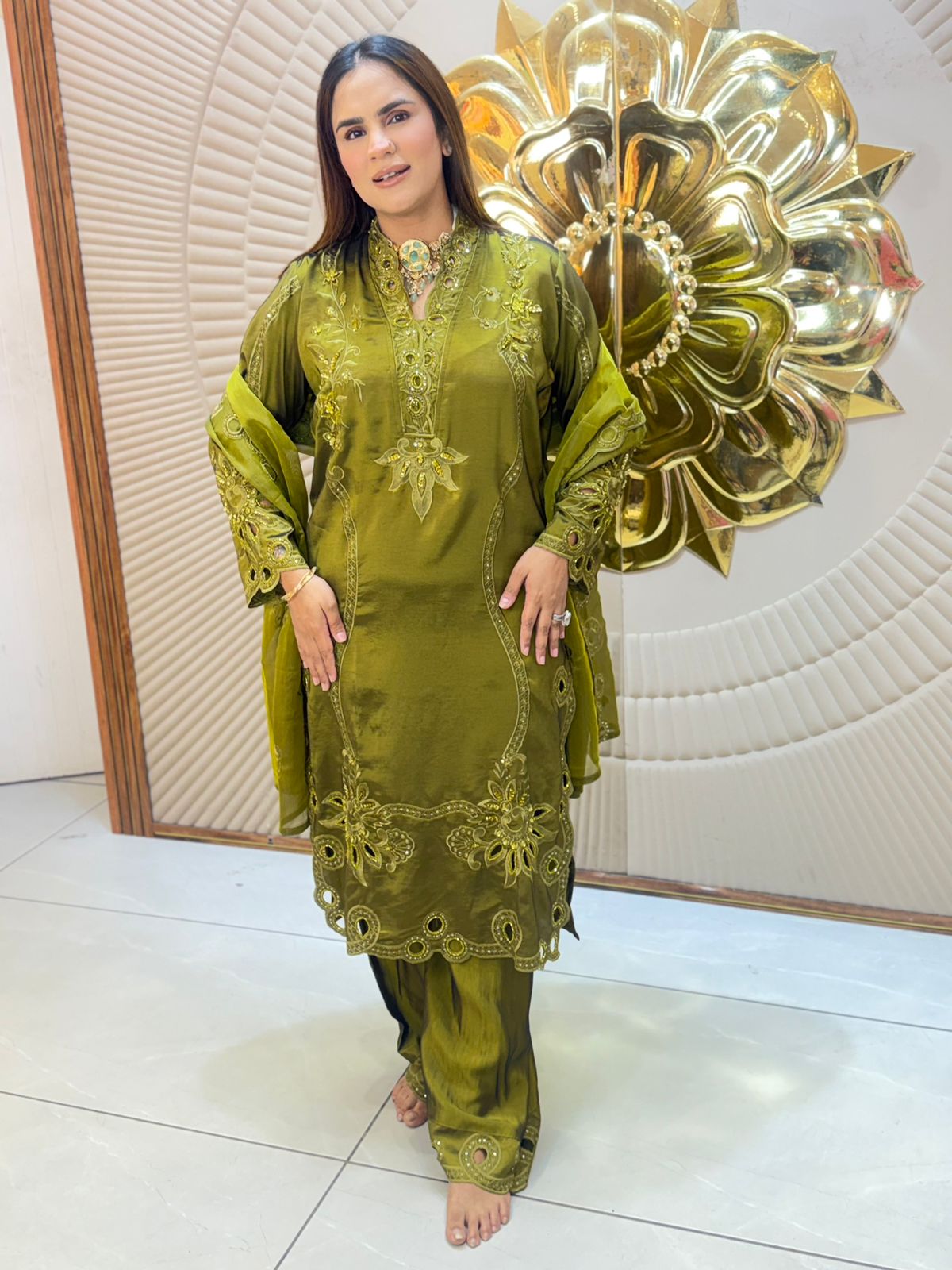 Beautiful elegant suit pc3050