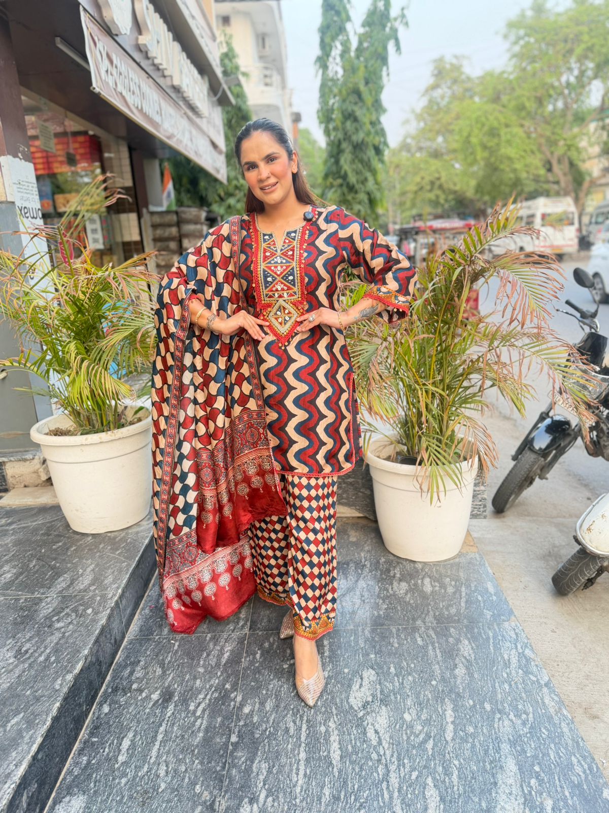 Beautiful elegant suit pc3058