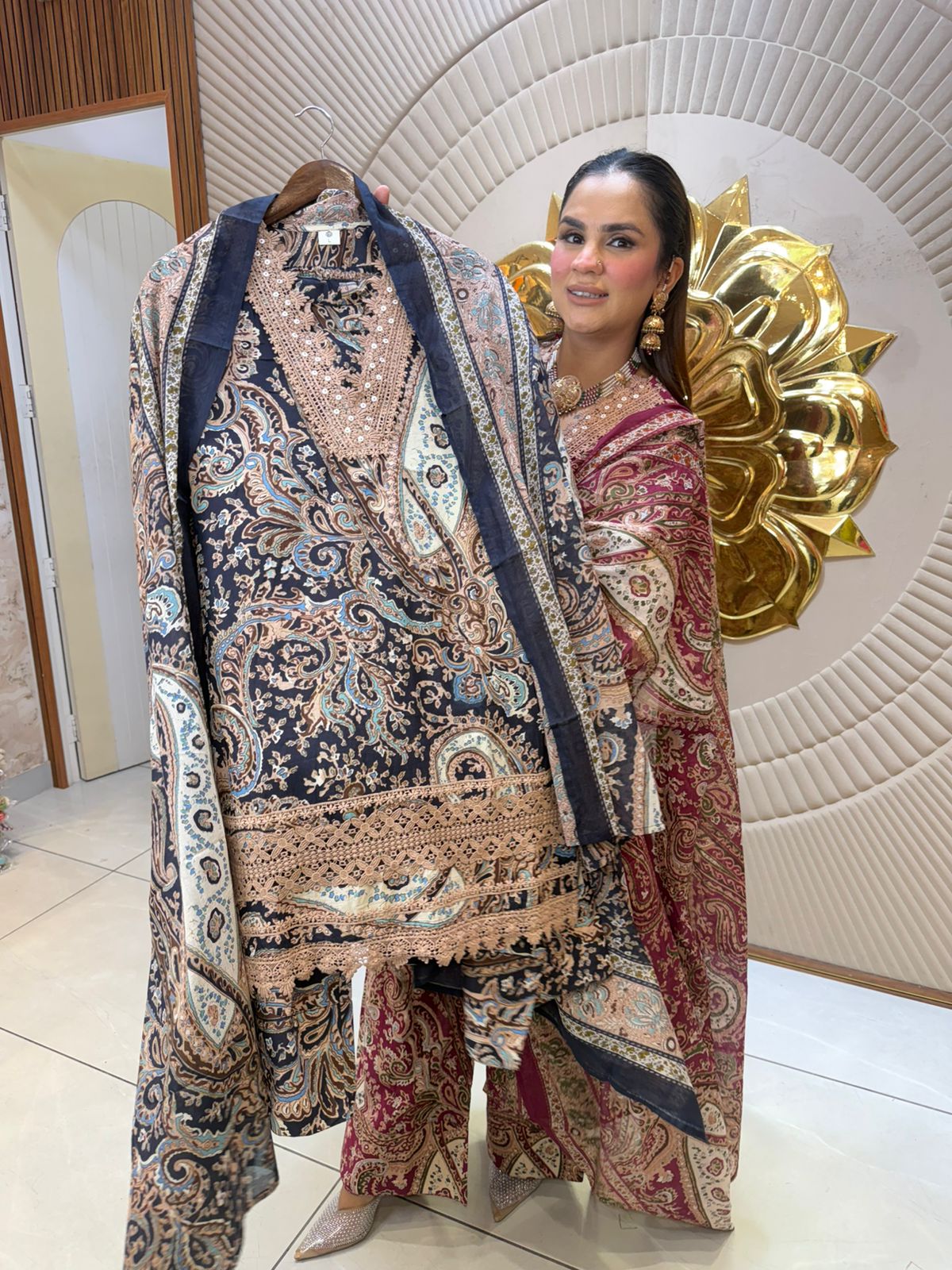 Beautiful elegant suit pc3082