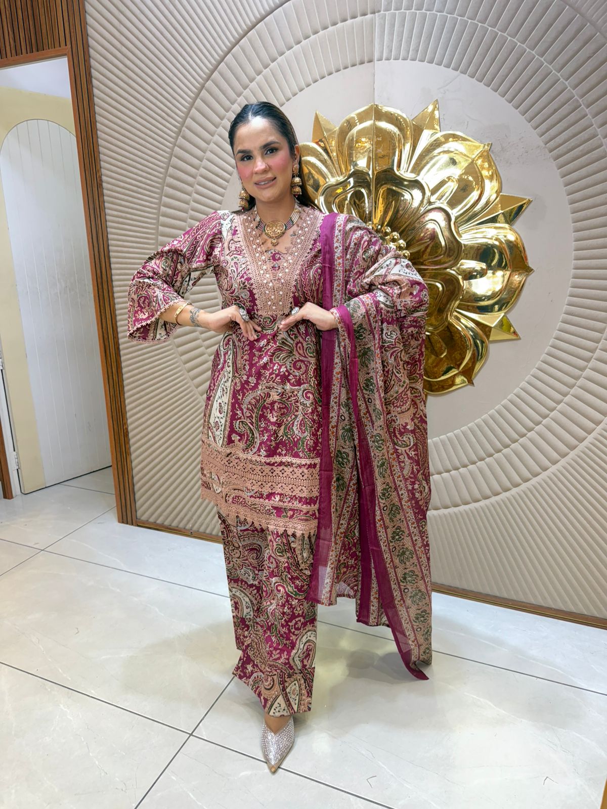 Beautiful elegant suit pc3082